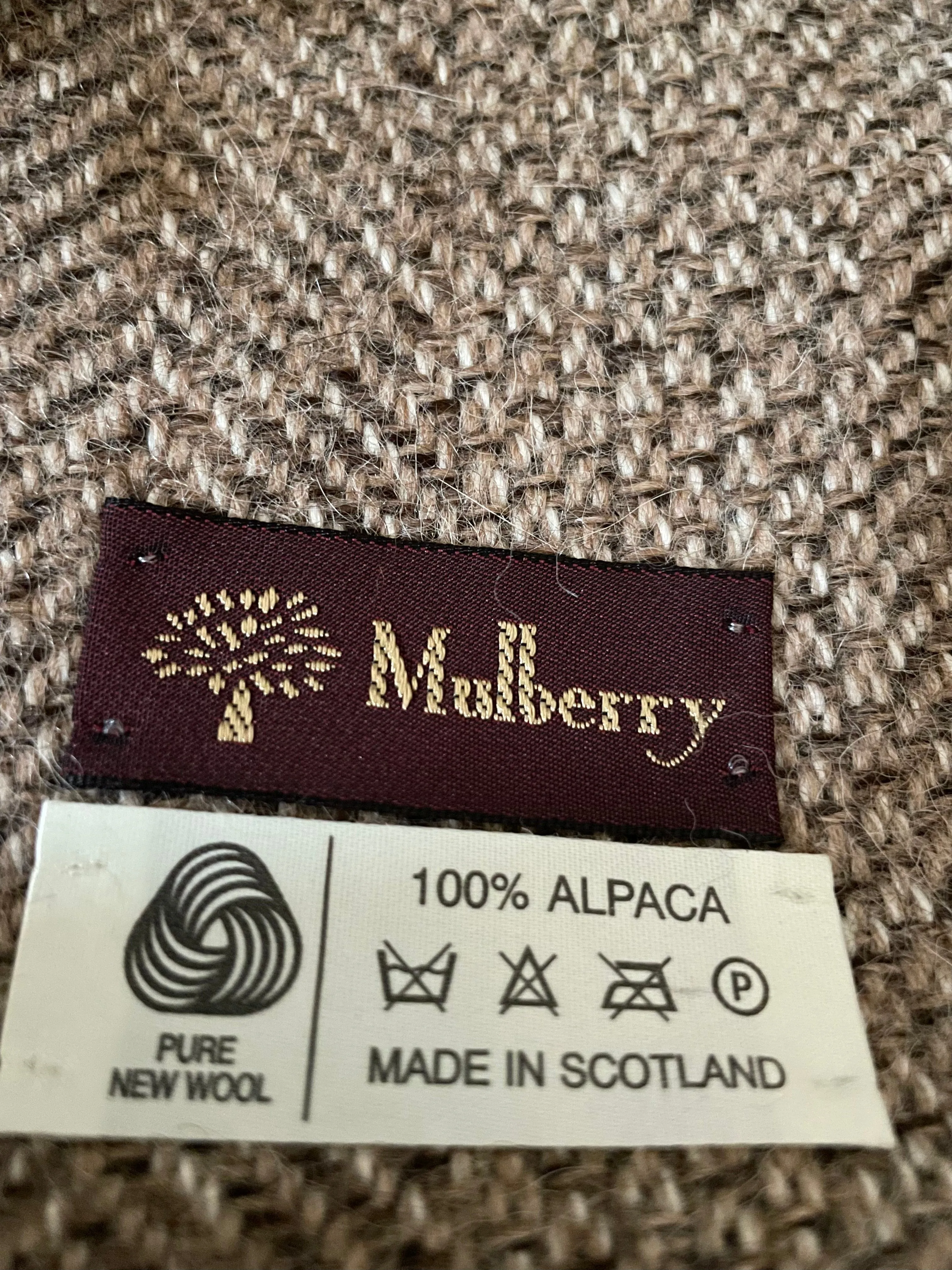 BRAND NEW IN BOX MULBERRY BROWN WEAVE 100% ALPACA FRINGED SCARF