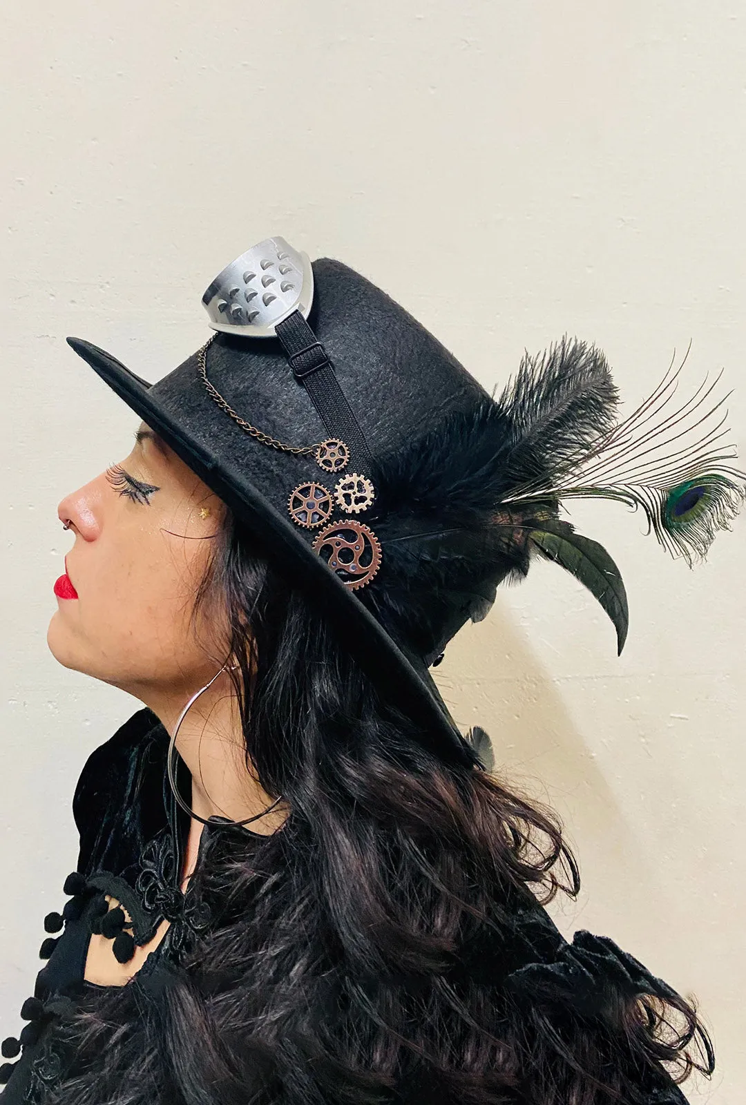 Feather and Silver Goggles Steampunk Top Hat (MM)