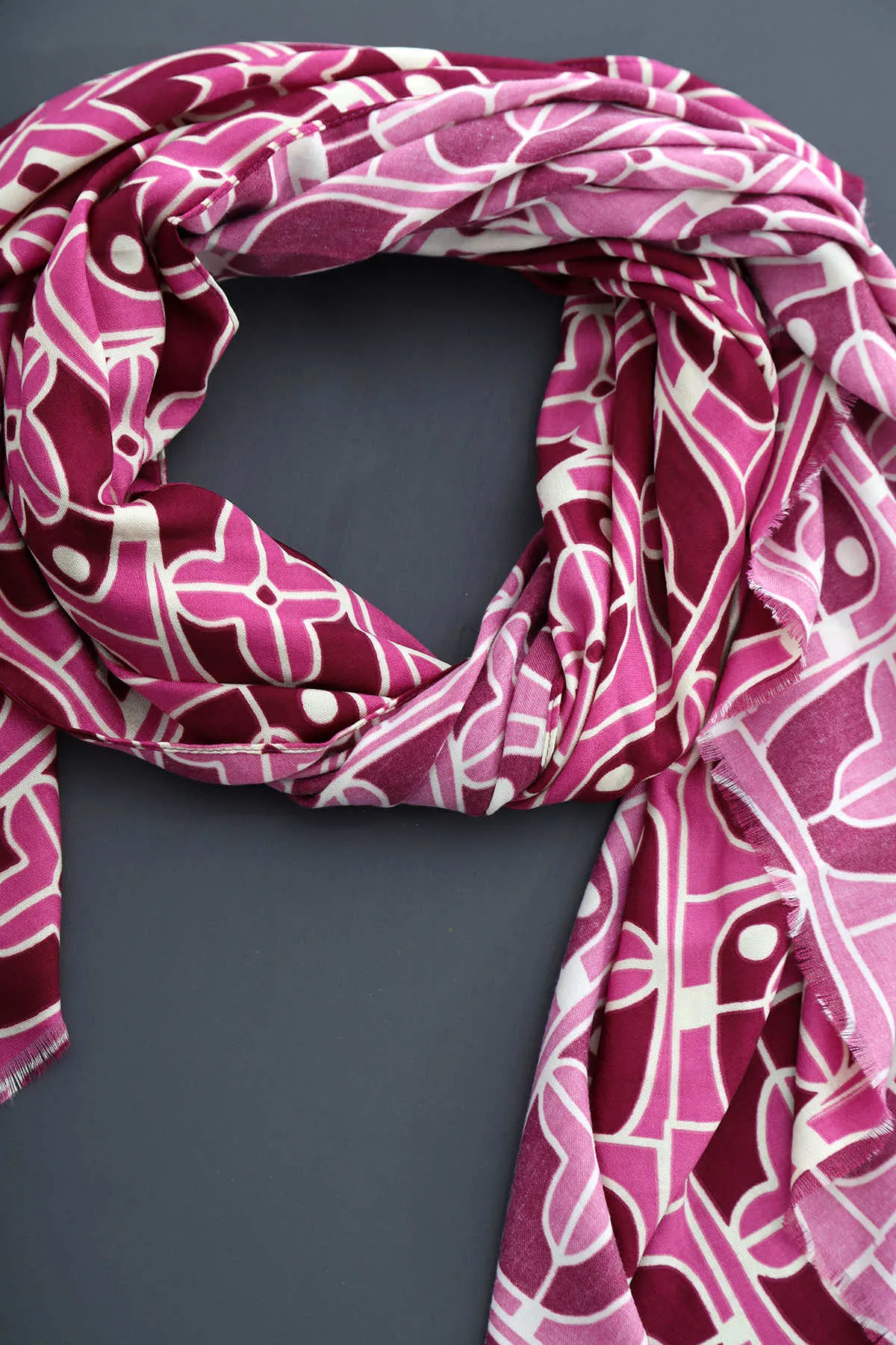 Linda Scarf Fuchsia