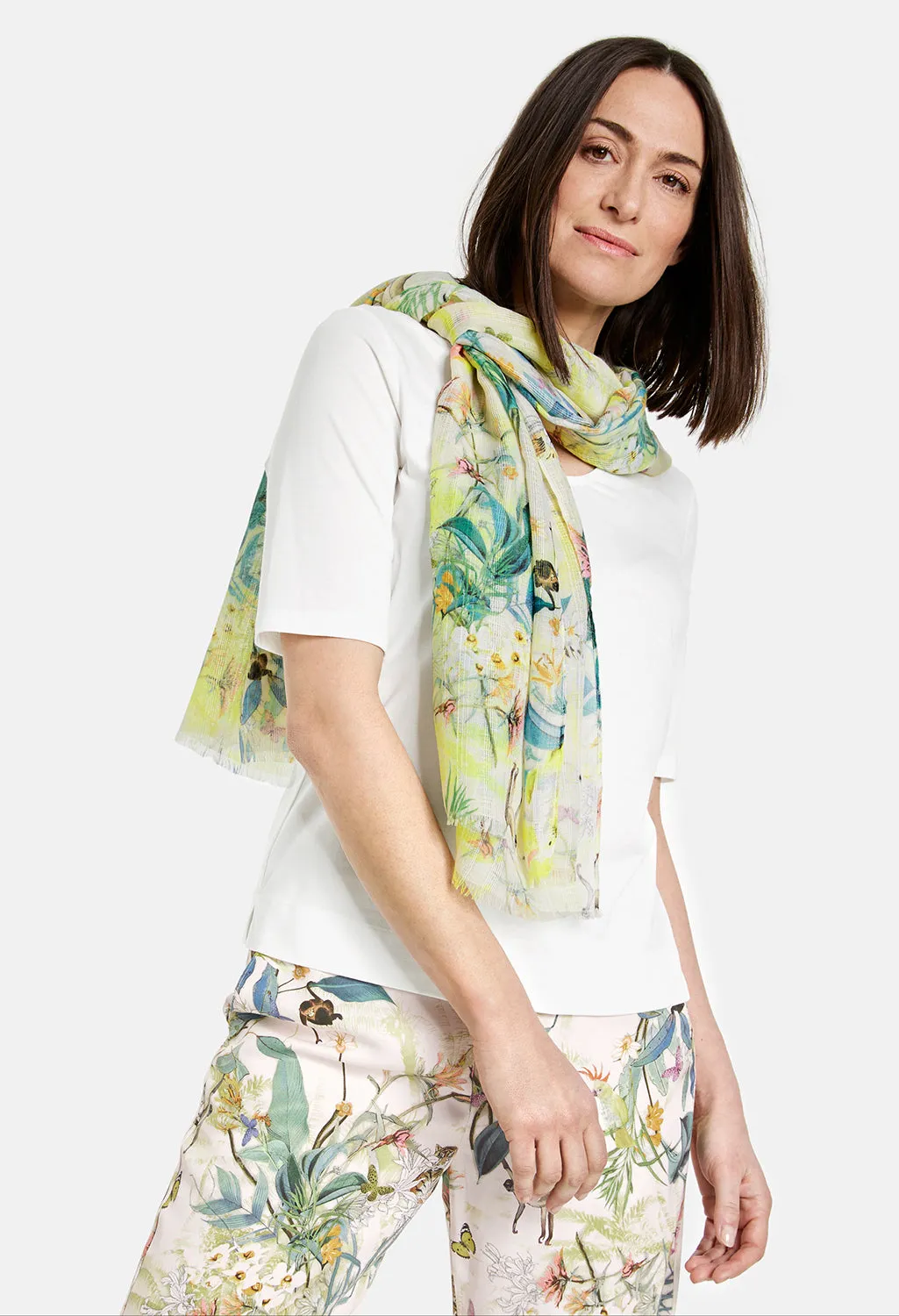 Scarf with a floral pattern